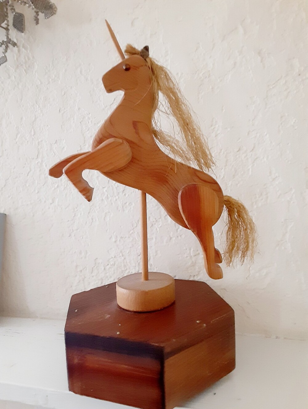 Wooden Unicorn Horse Musical Lara's Theme - Picture 5 of 6